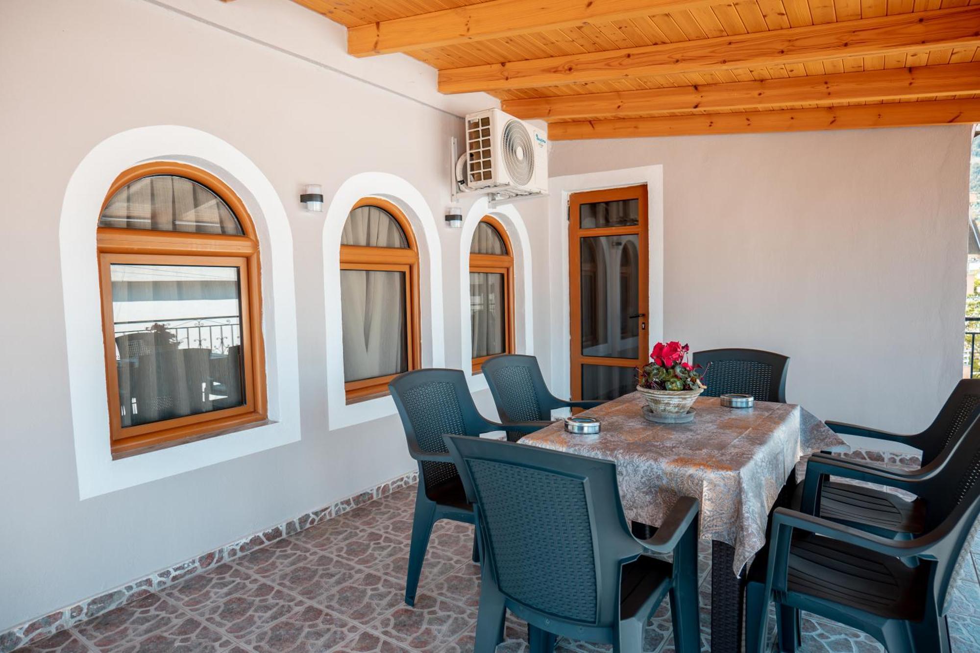 Fabio Guest House Gjirokaster Luaran gambar