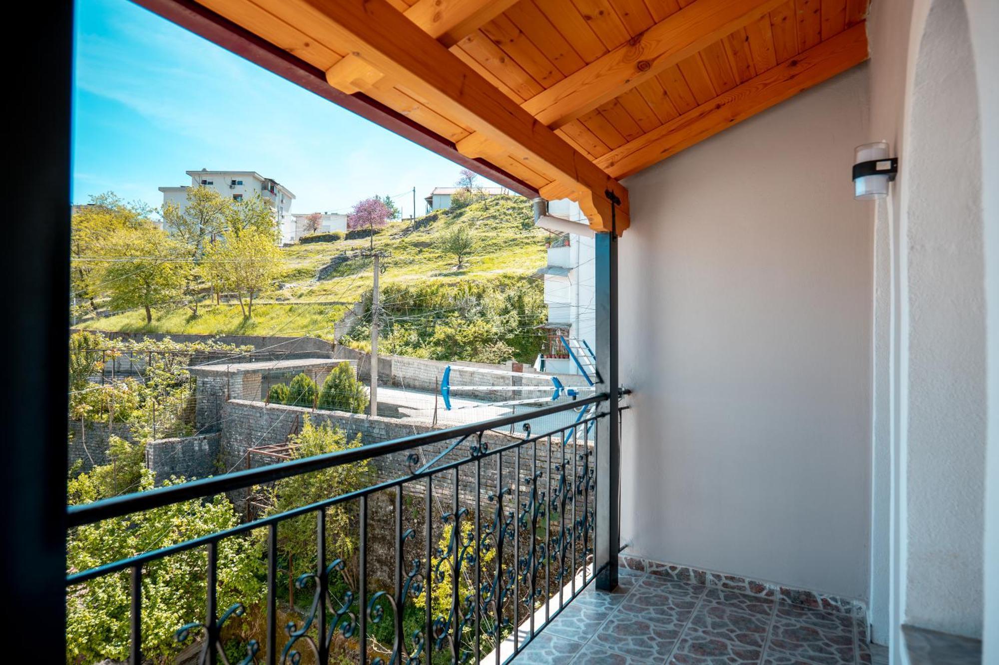 Fabio Guest House Gjirokaster Luaran gambar